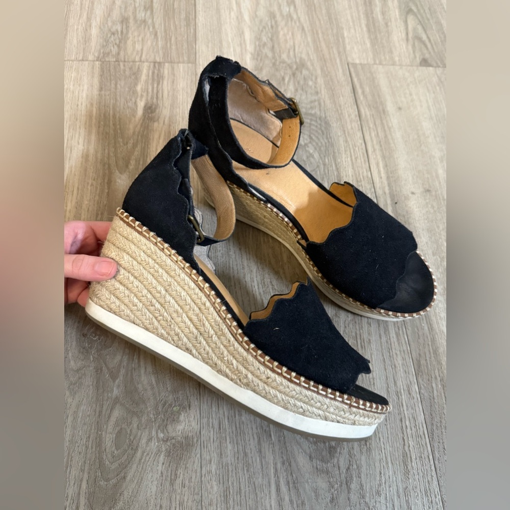 Crown Vintage wedge sandals size 10